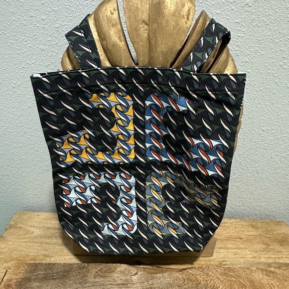 Tory Burch Printed Canvas Tote 84587 Curly Ribbon EUC - Picture 1 of 5